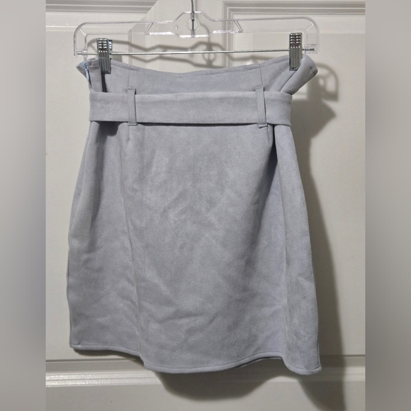 Missguided Faux Suede Skirt - Picture 6 of 6